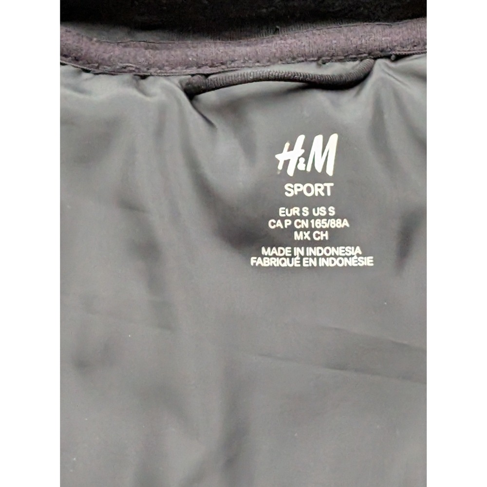 H&M Sport Quilted Hooded Jacket S Black Athletic Zip Up Thumbholes Activewear - Picture 7 of 13
